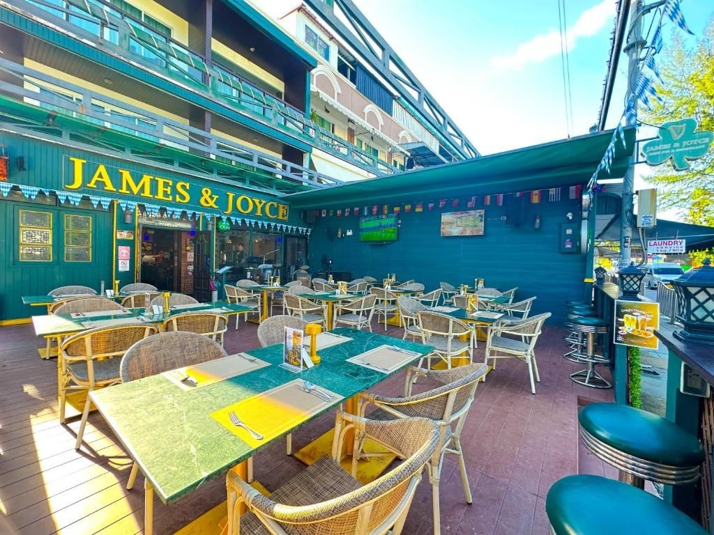 restaurants-restaurant