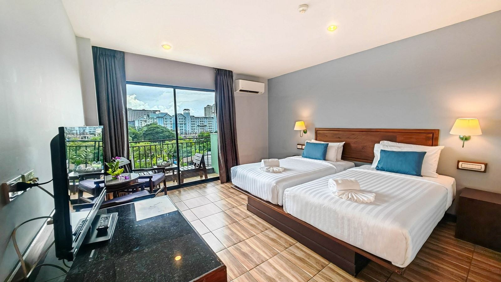 rooms-superior-pool-view