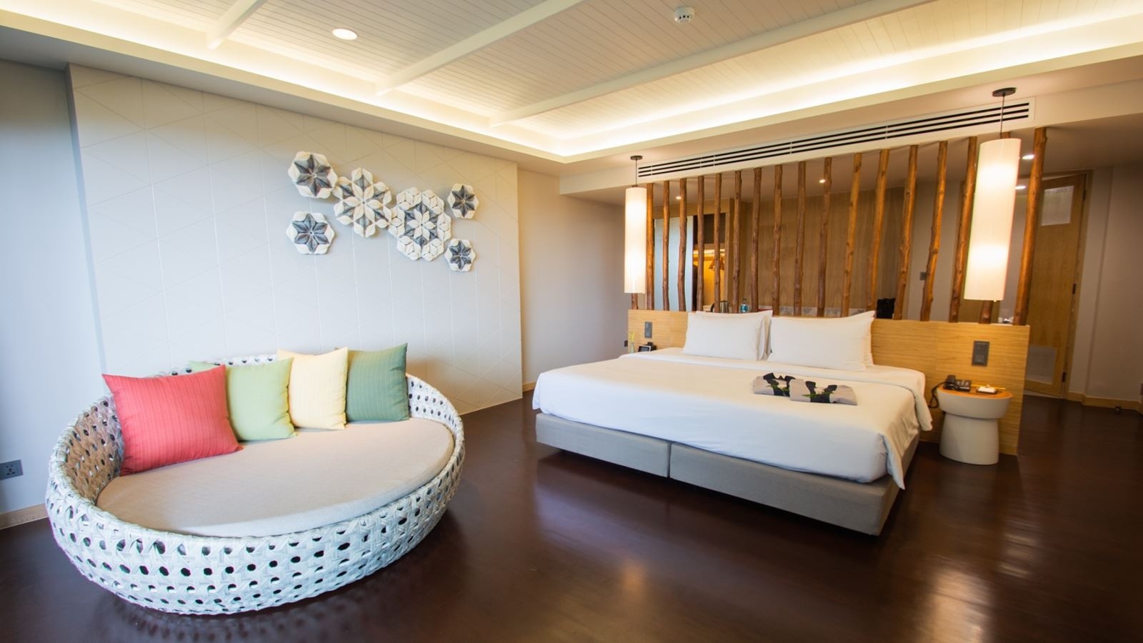 rooms-honeymoon-suite