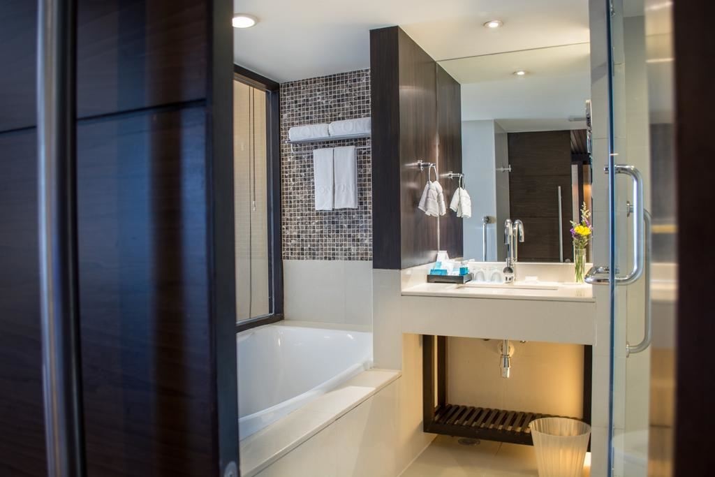 rooms-beach-deluxe-room