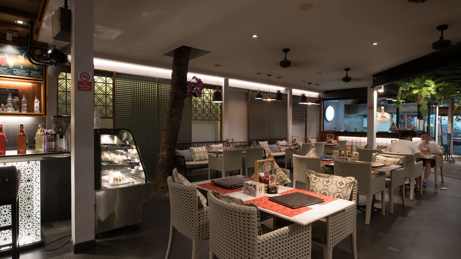 restaurants-ploendi-bar--bbq