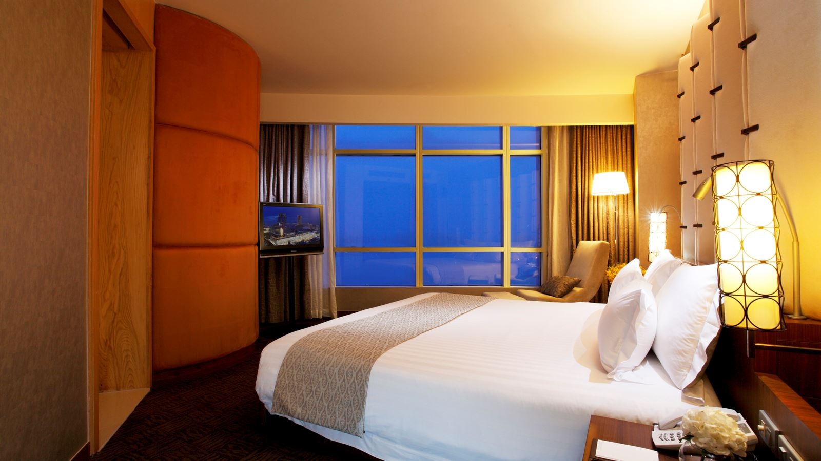 rooms-executive-suite