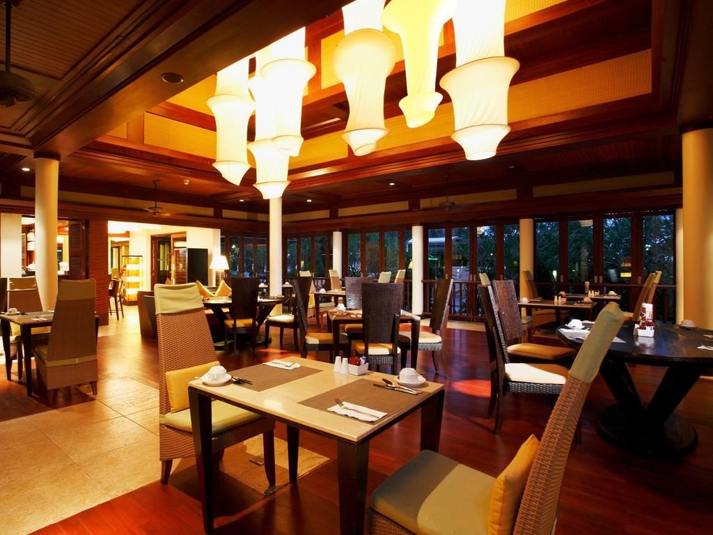 restaurants-lotus-court-restaurant