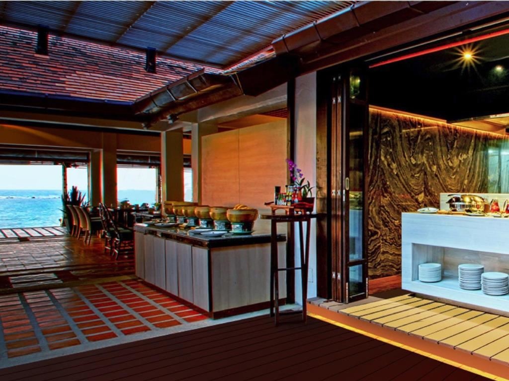 restaurants-chom-talay-restaurant