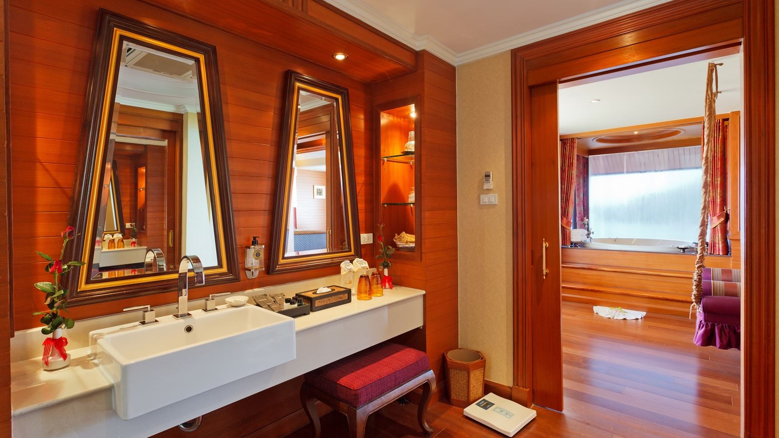 rooms-romantic-suite