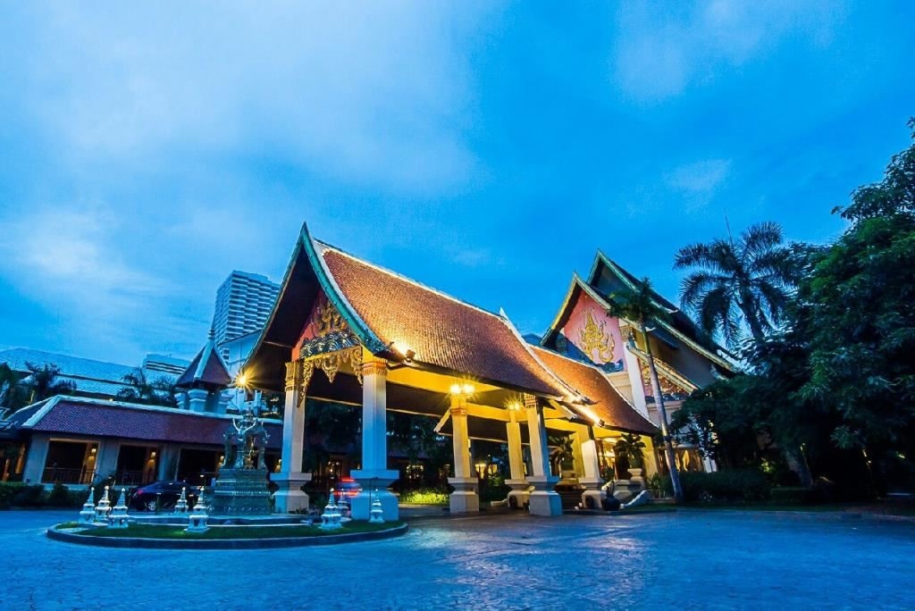 general-main-building