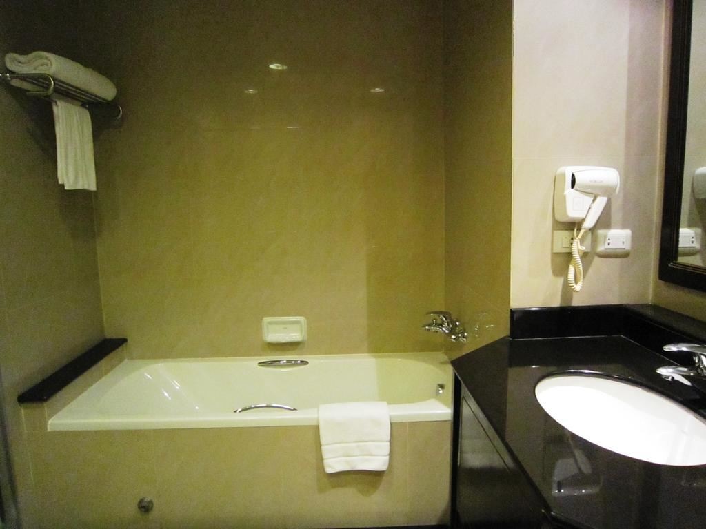 rooms-dorshada-ocean-pool