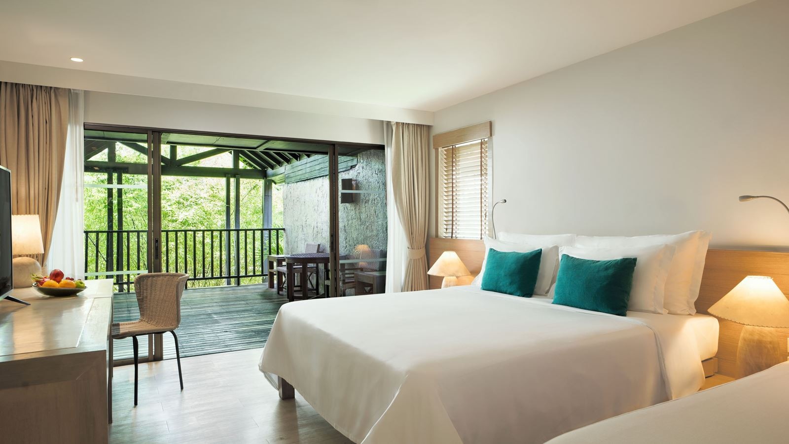 rooms-deluxe-studio-room