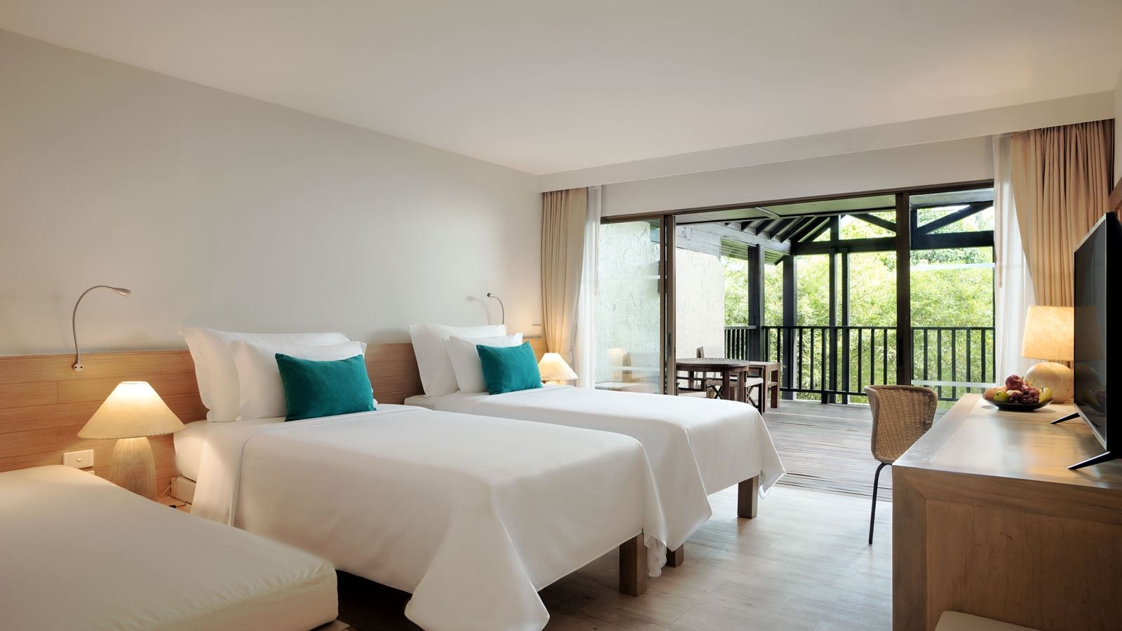 rooms-deluxe-studio-room