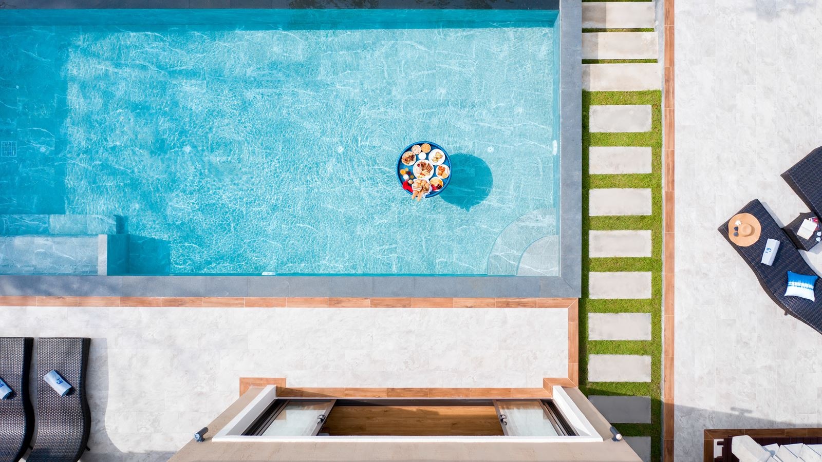 rooms-beach-front-pool-villa