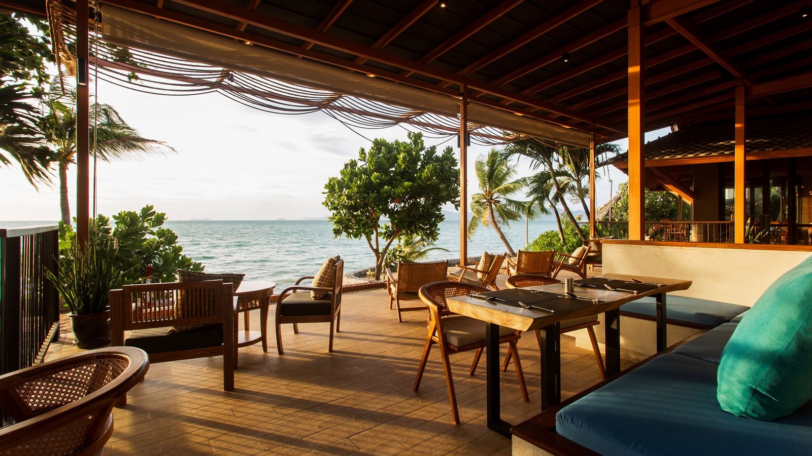 restaurants-the-breeze-restaurant