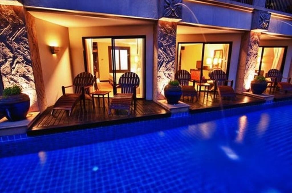 rooms-deluxe-pool-access