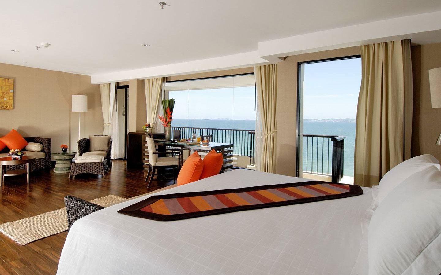 rooms-executive-suite