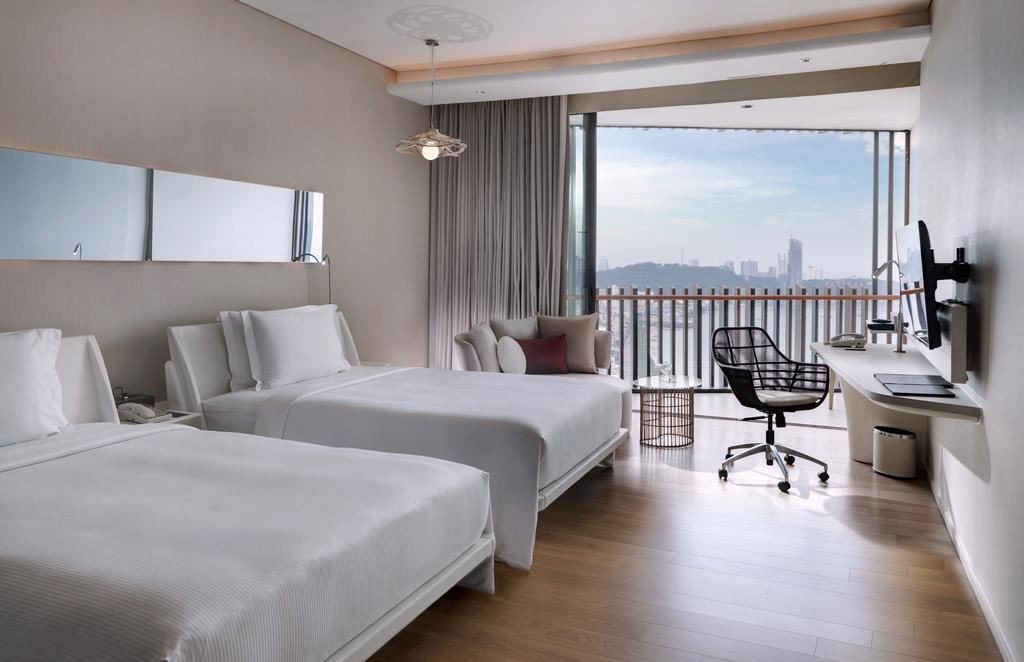 rooms-deluxe-room-seaview