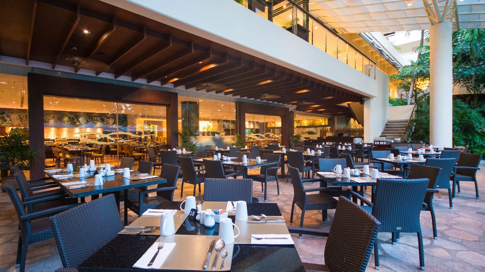 restaurants-sails-restaurant