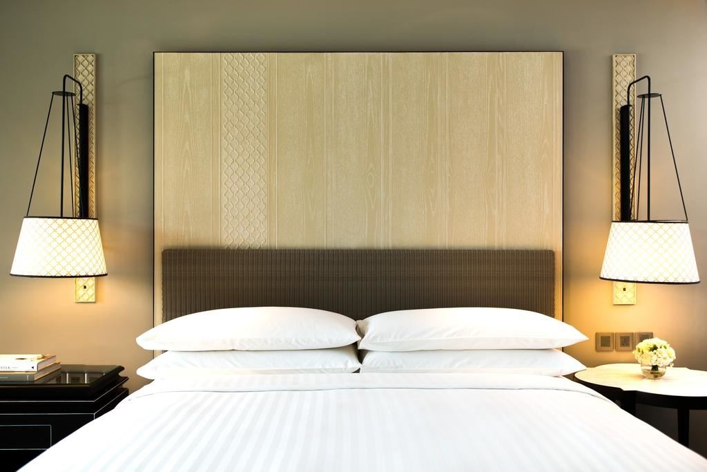 rooms-deluxe-pool-terrace