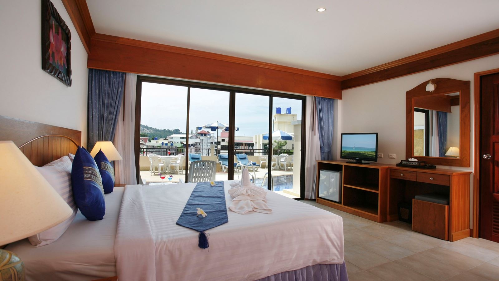 rooms-deluxe-pool-access