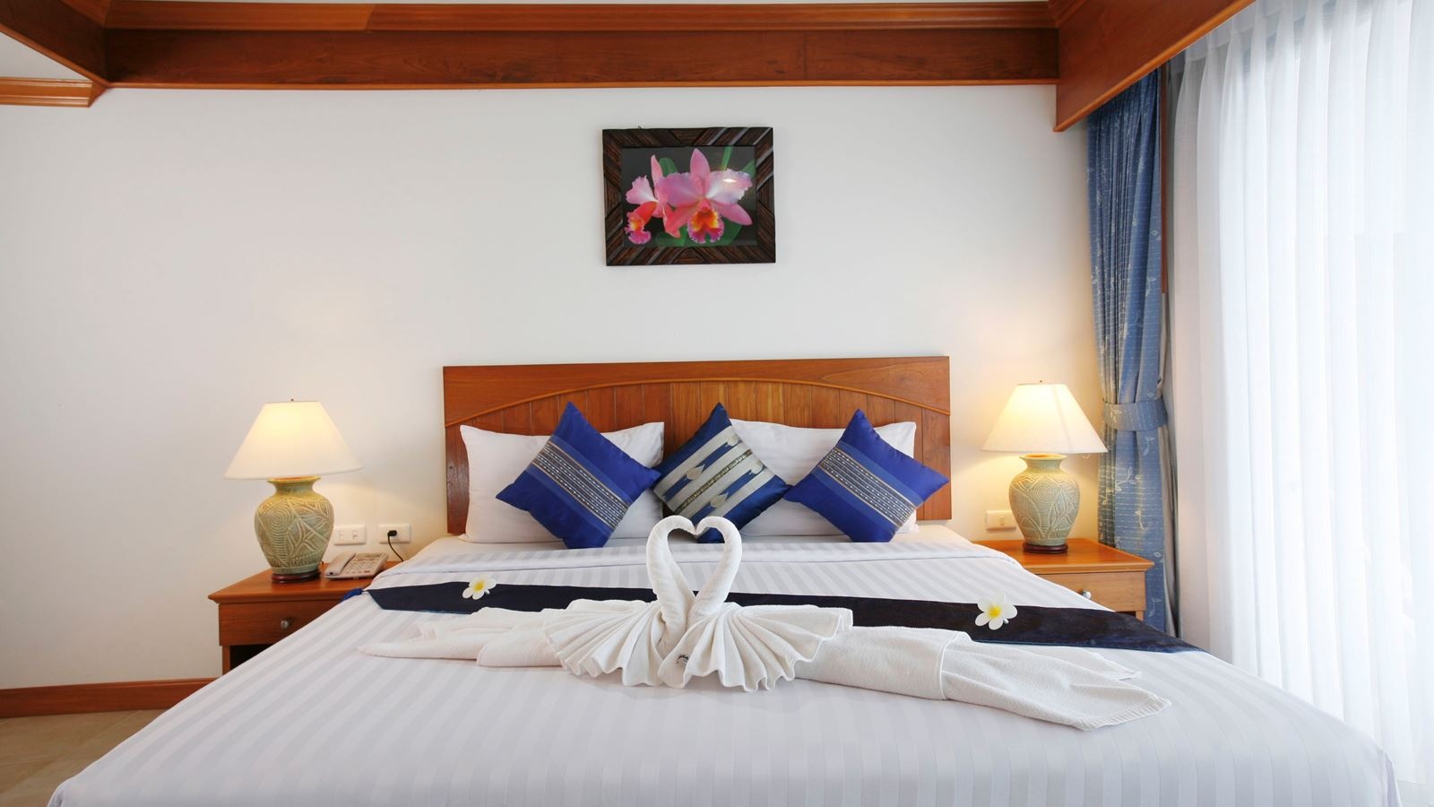 rooms-deluxe-pool-access