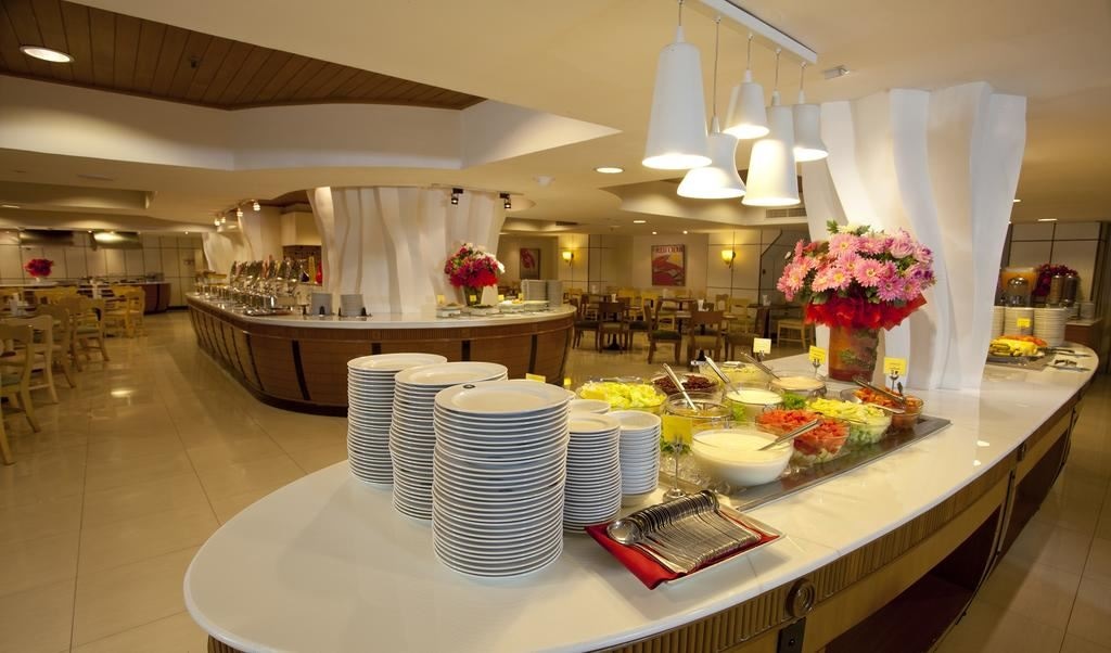 restaurants-the-coral-reef