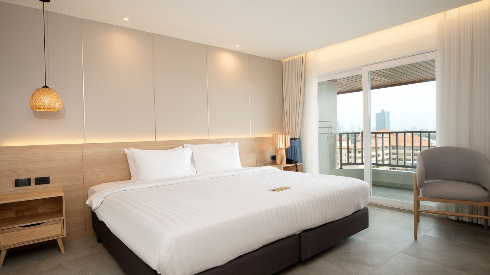 rooms-deluxe-city-view-room-without-extra-bed