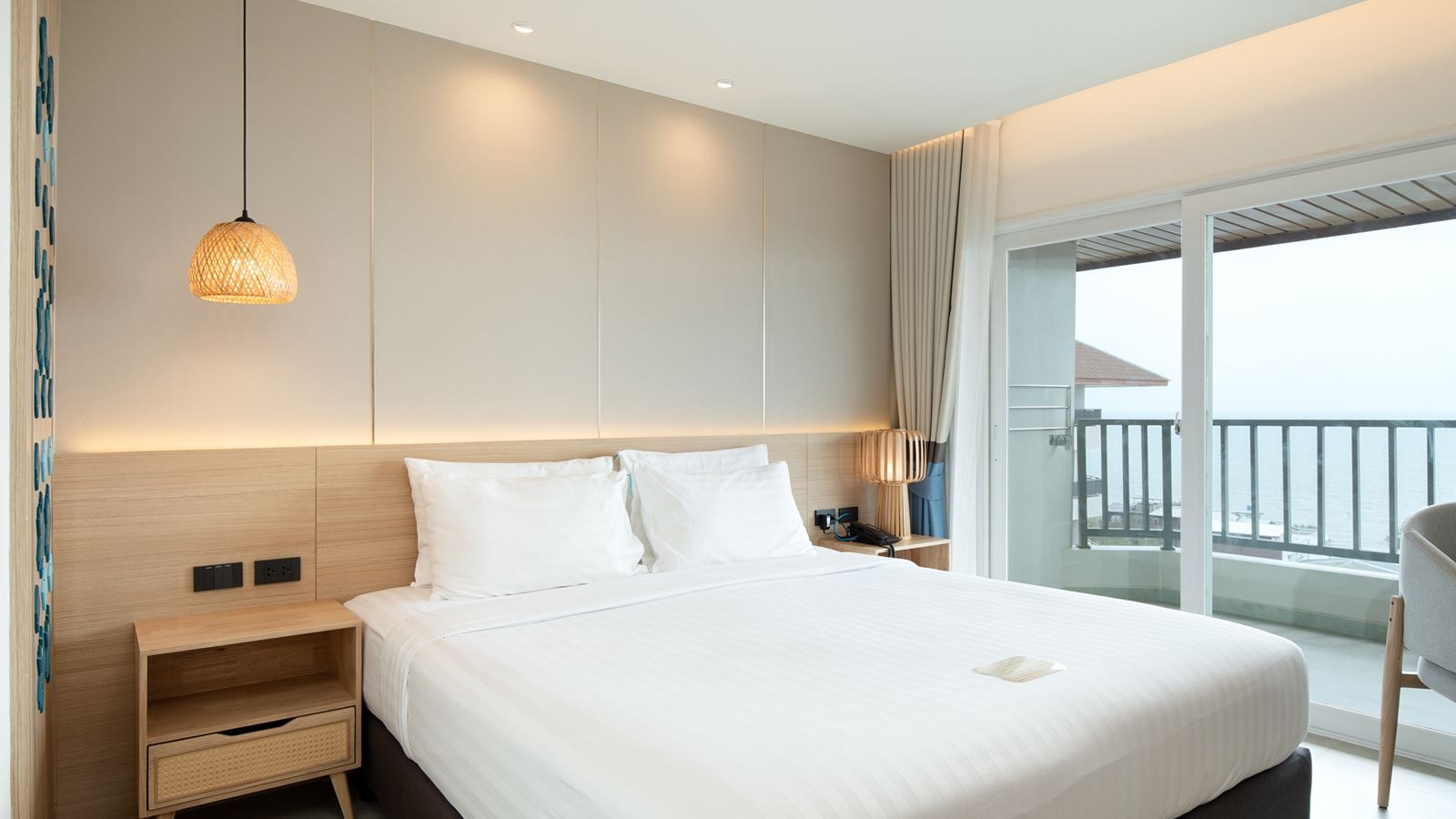 rooms-deluxe-sea-view-room-without-extra-bed