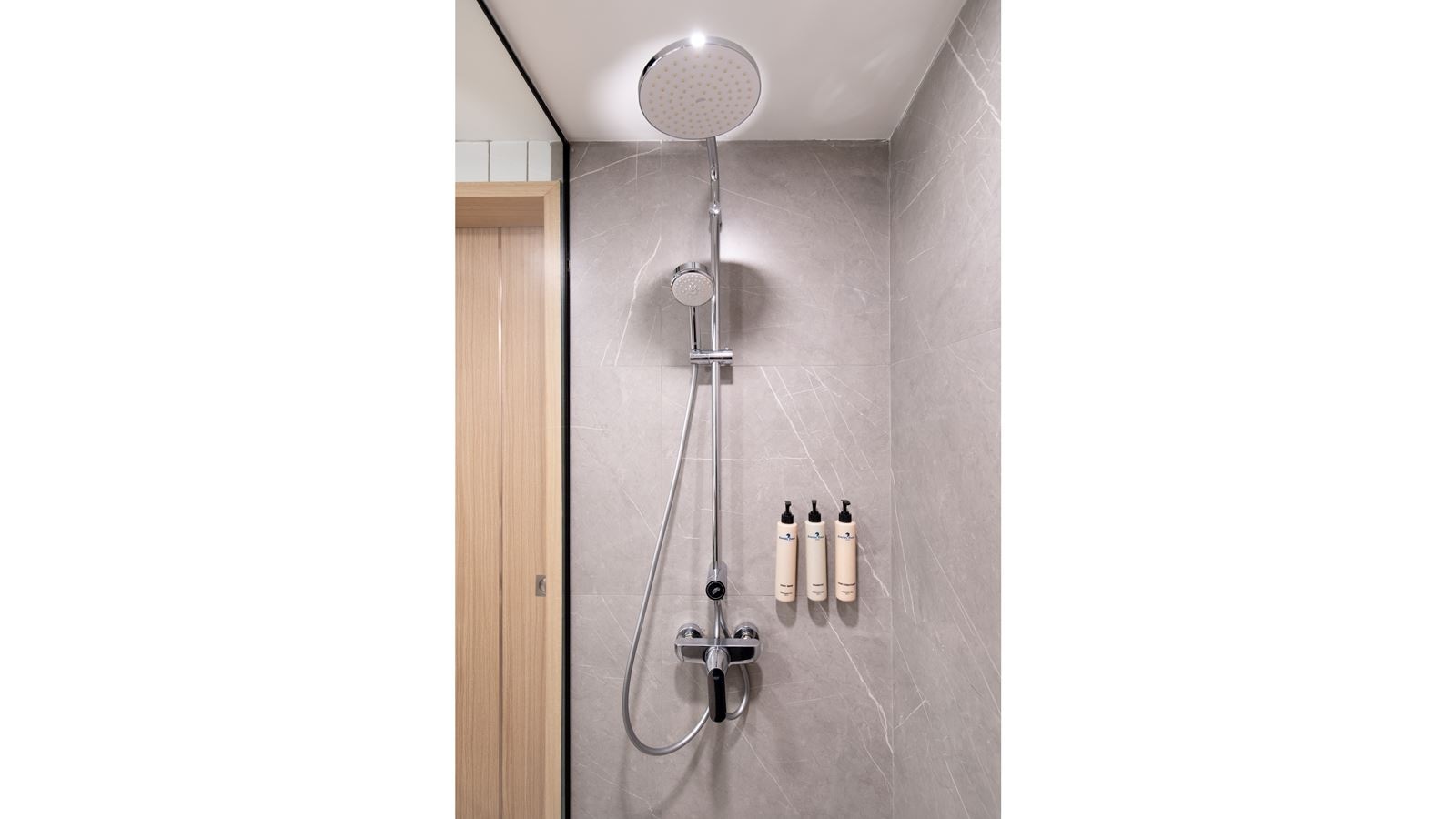 rooms-deluxe-sea-view-room