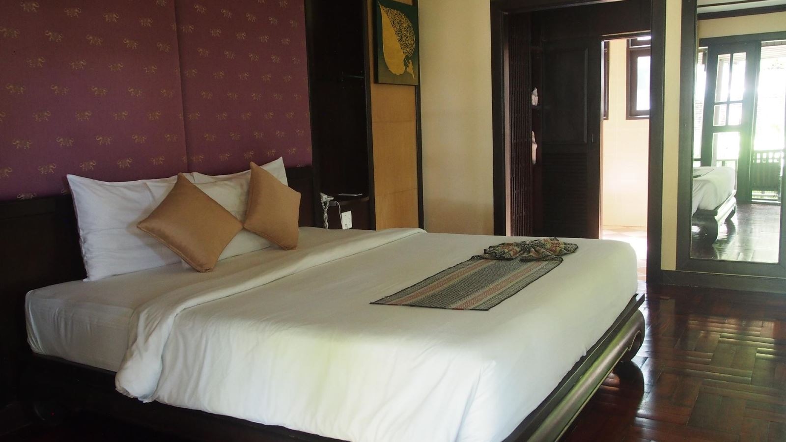 rooms-deluxe-jacuzzi