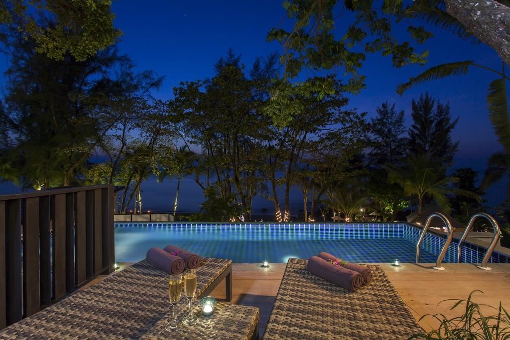 rooms-allamanda-pool-villa