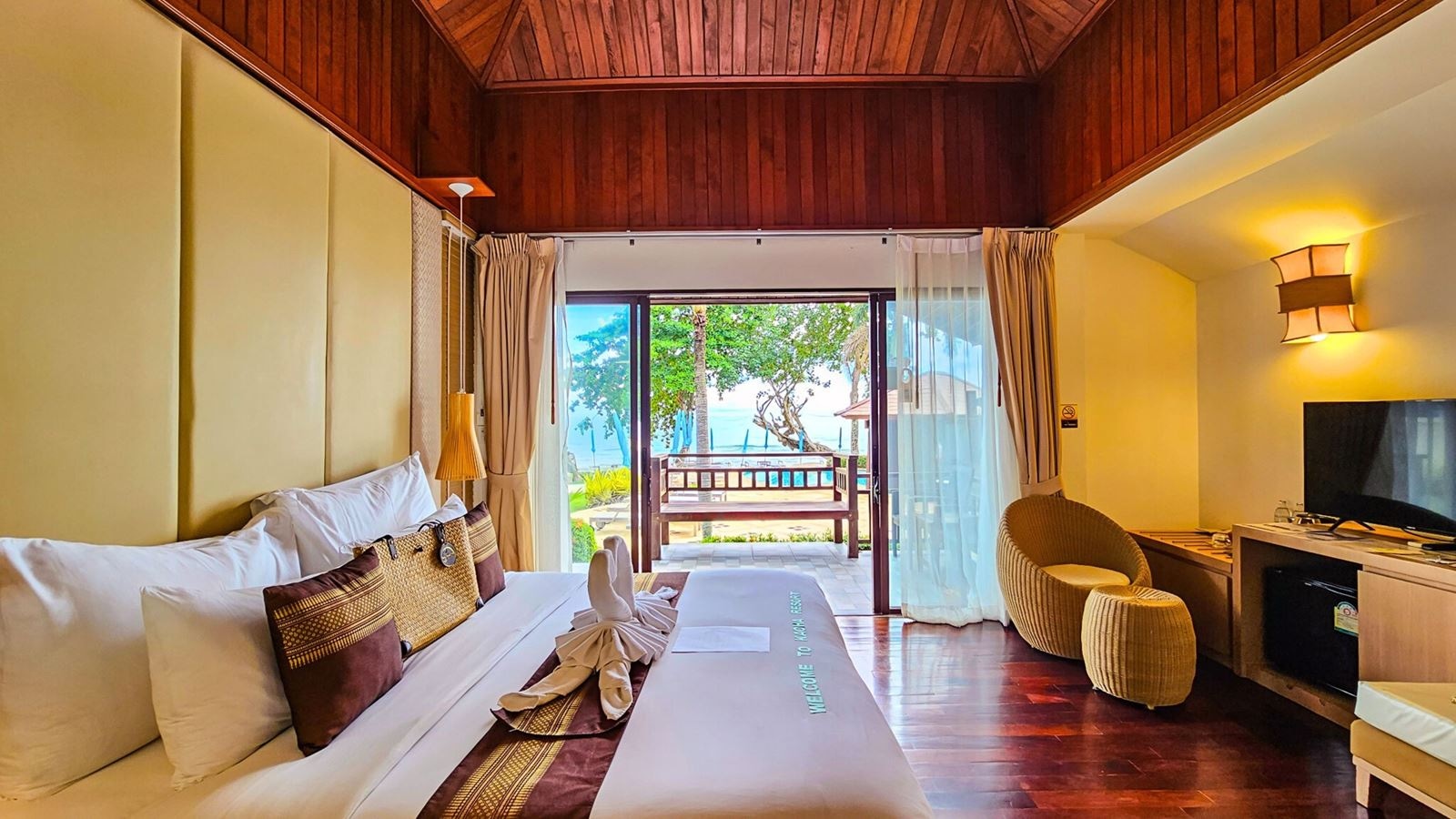rooms-seaview-deluxe-villa