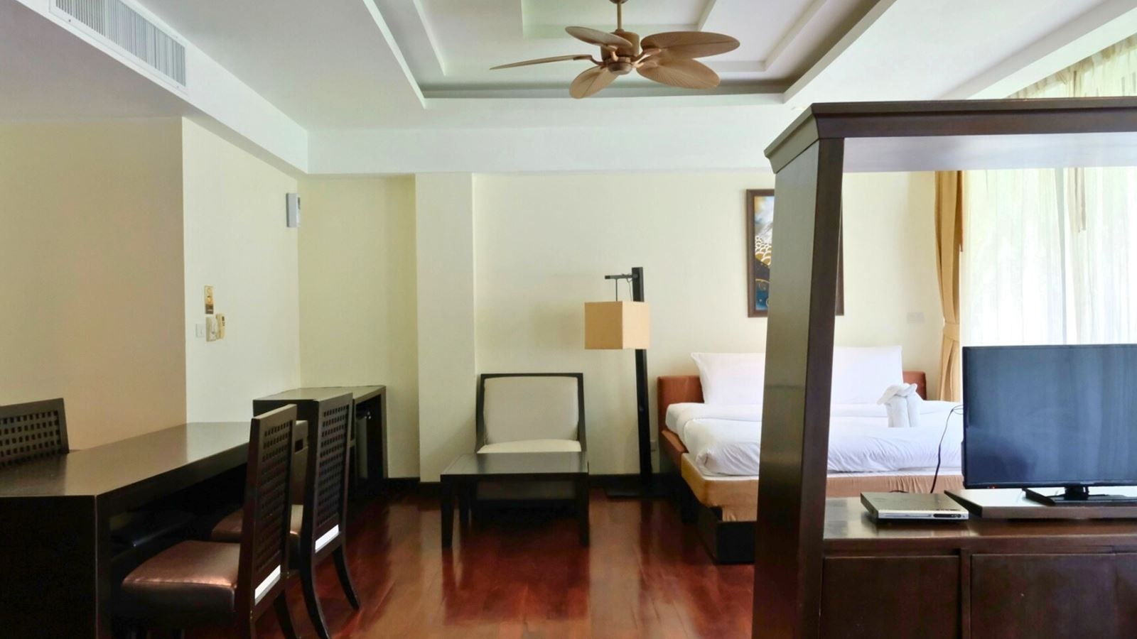 rooms-hillside-family-suite