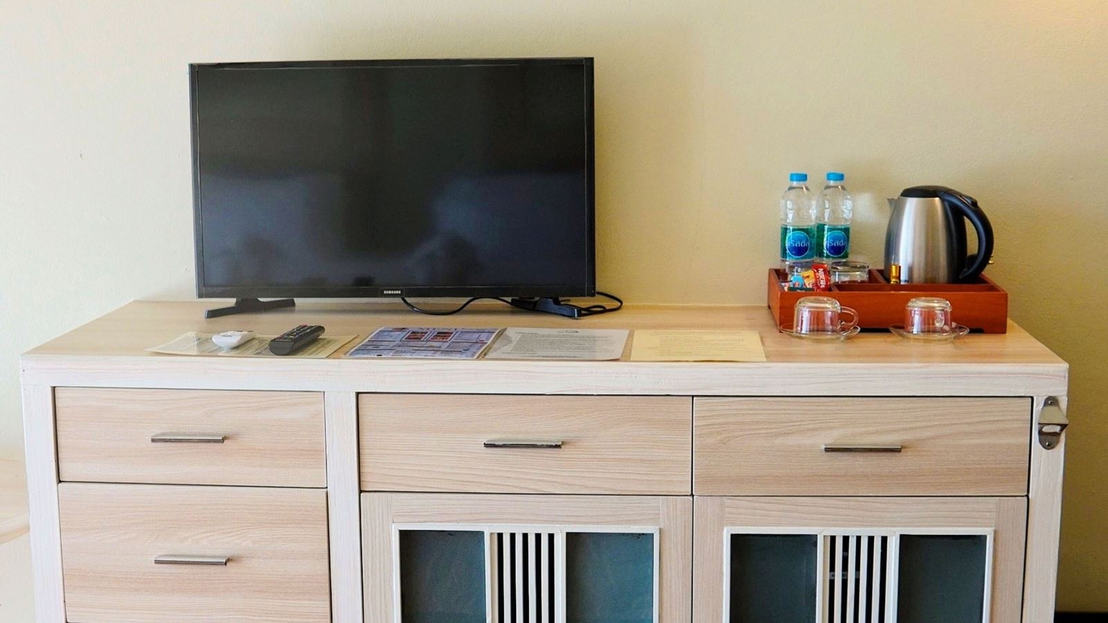 rooms-seaside-deluxe-building-room