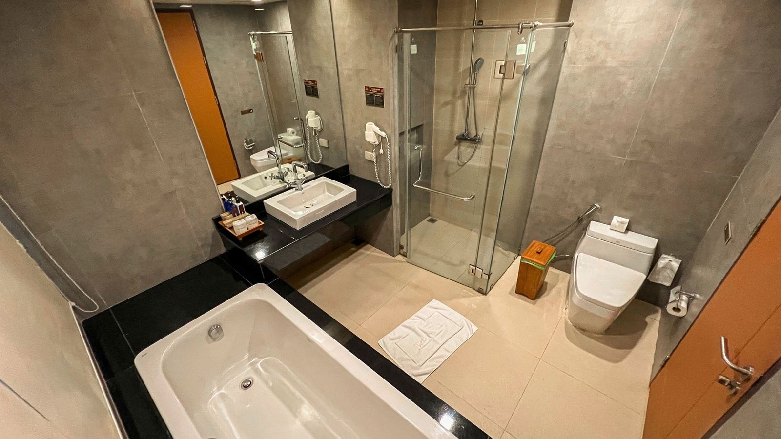 rooms-beach-front-chalet