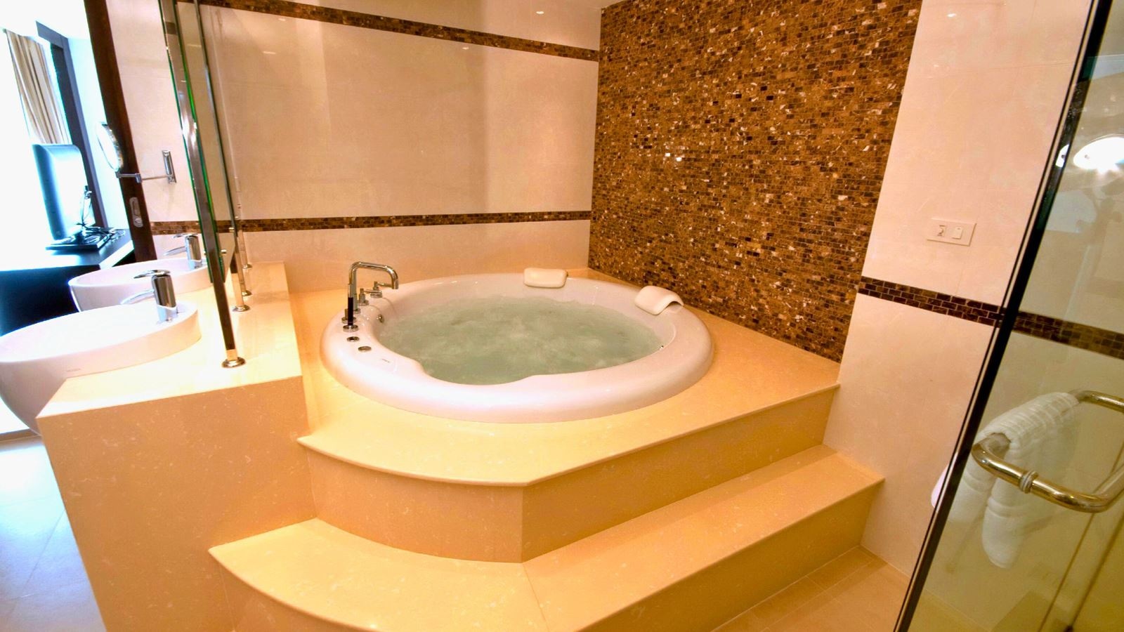 rooms-hillside-junior-suite-room