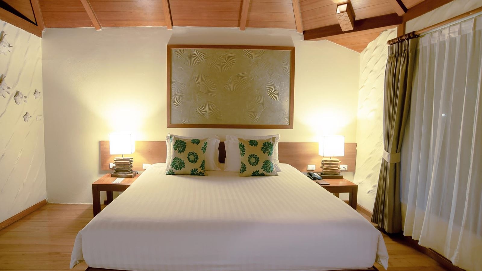 rooms-premium-deluxe-ocean-view-cabana