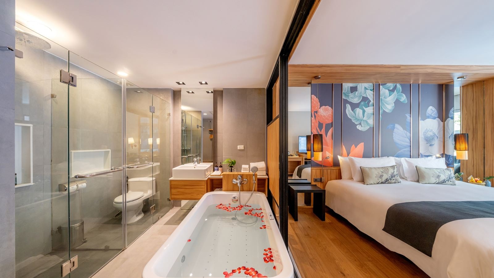 rooms-deluxe-pool-access