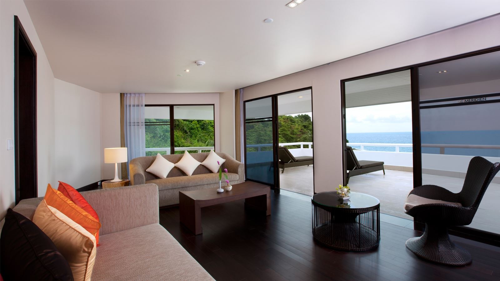 rooms-oceanfront-2bedroom-grande-suite