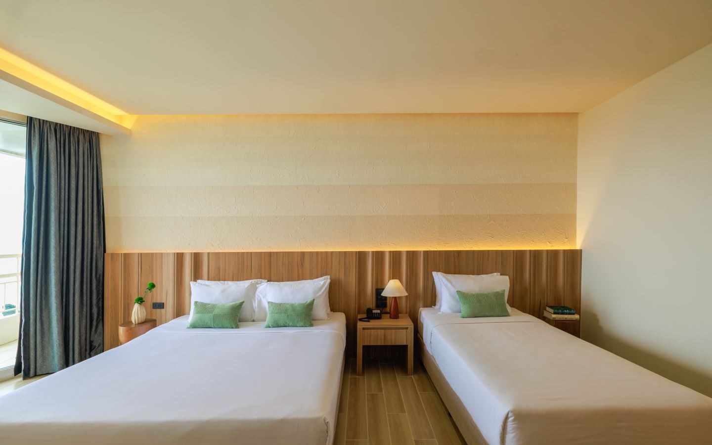 rooms-deluxe-ocean-view