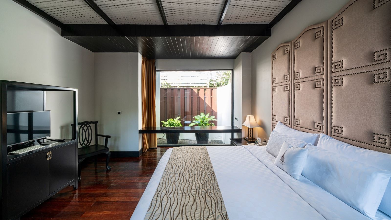 rooms-pool-villa
