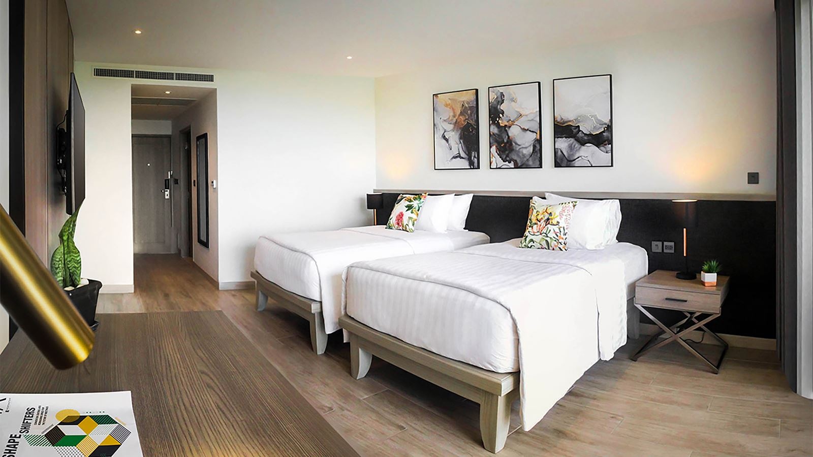 rooms-paradox-seaview