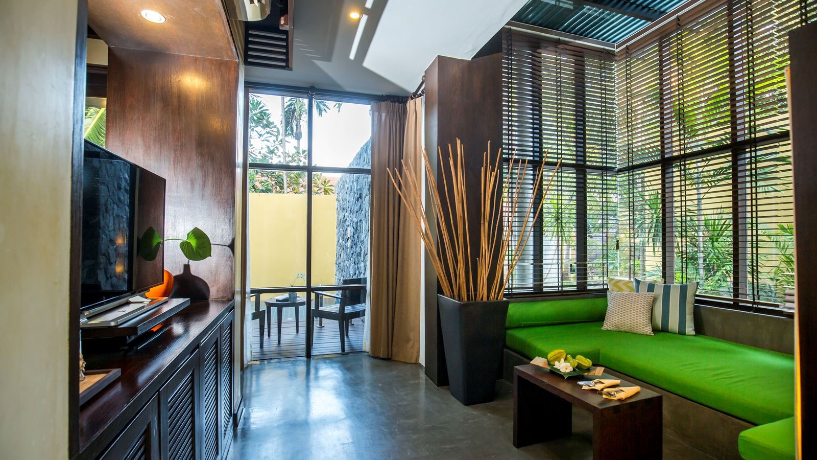 rooms-ocean-pool-villa