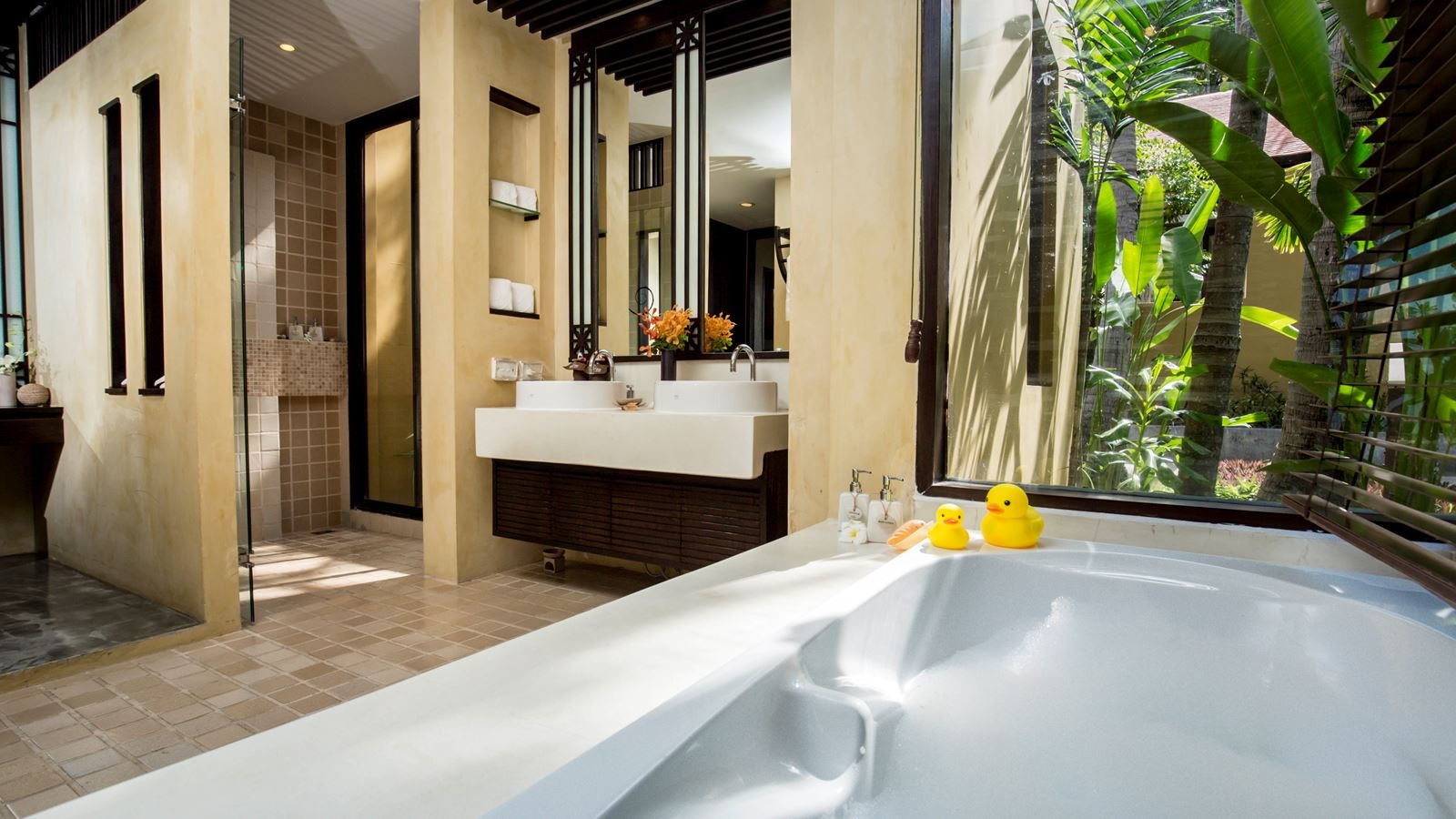 rooms-beach-front-villa