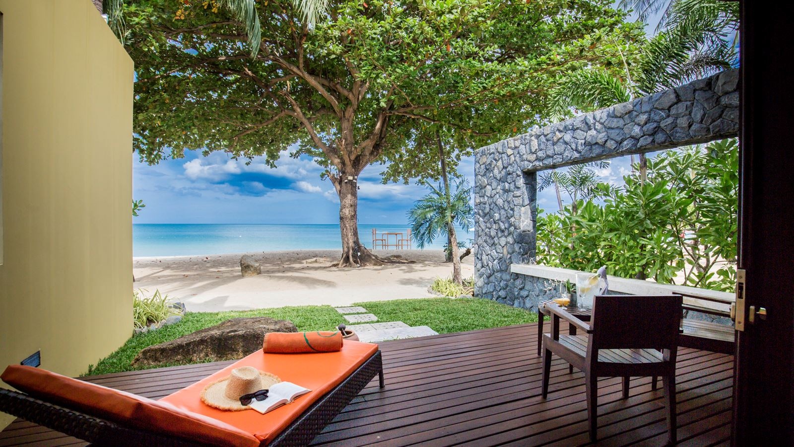 rooms-beach-front-villa