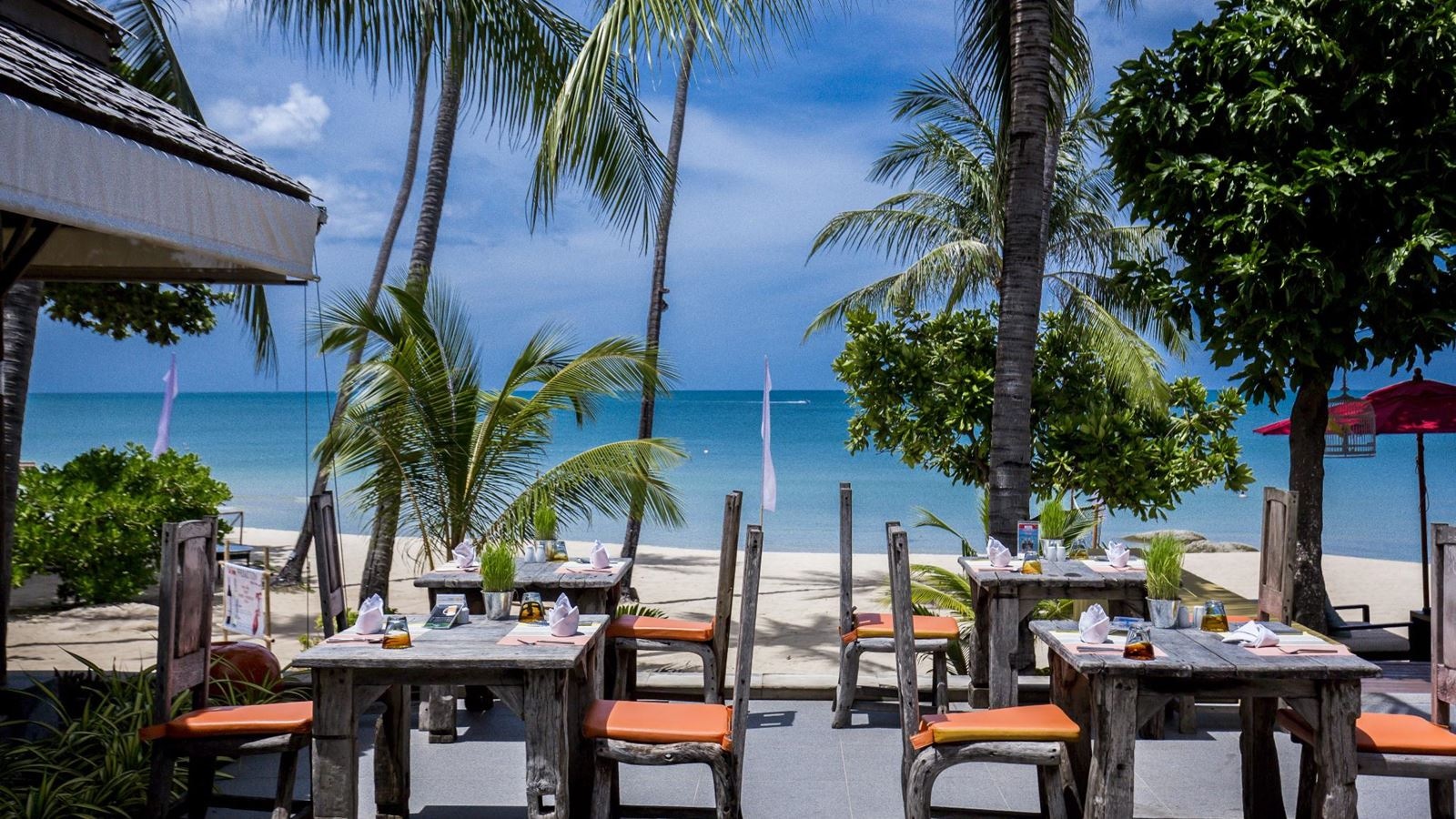 bars-chill-by-the-pool