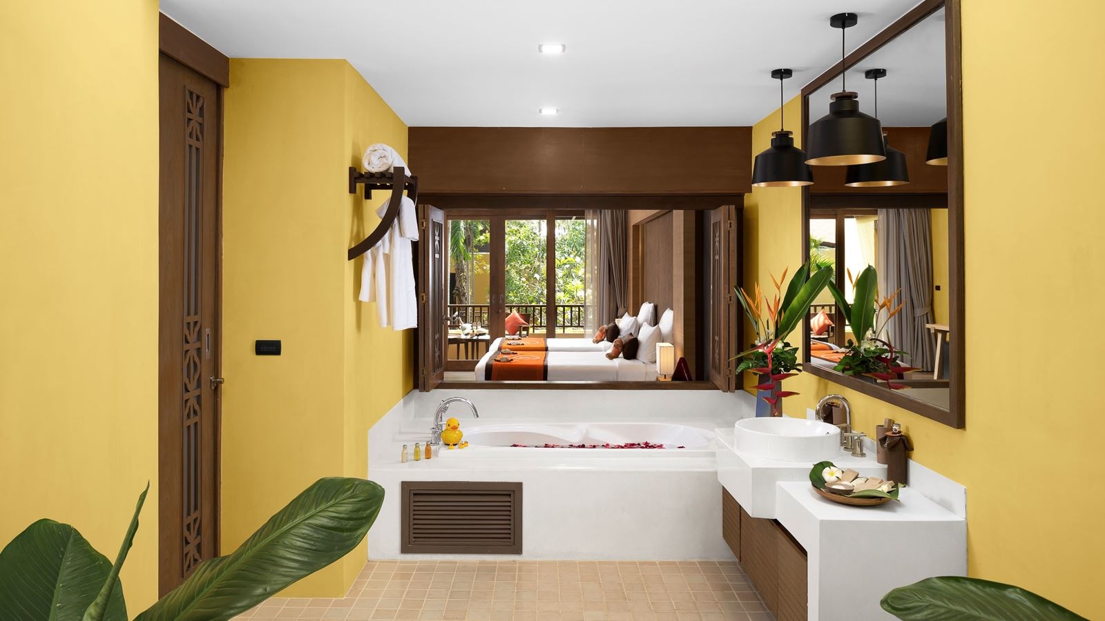 rooms-deluxe-balcony