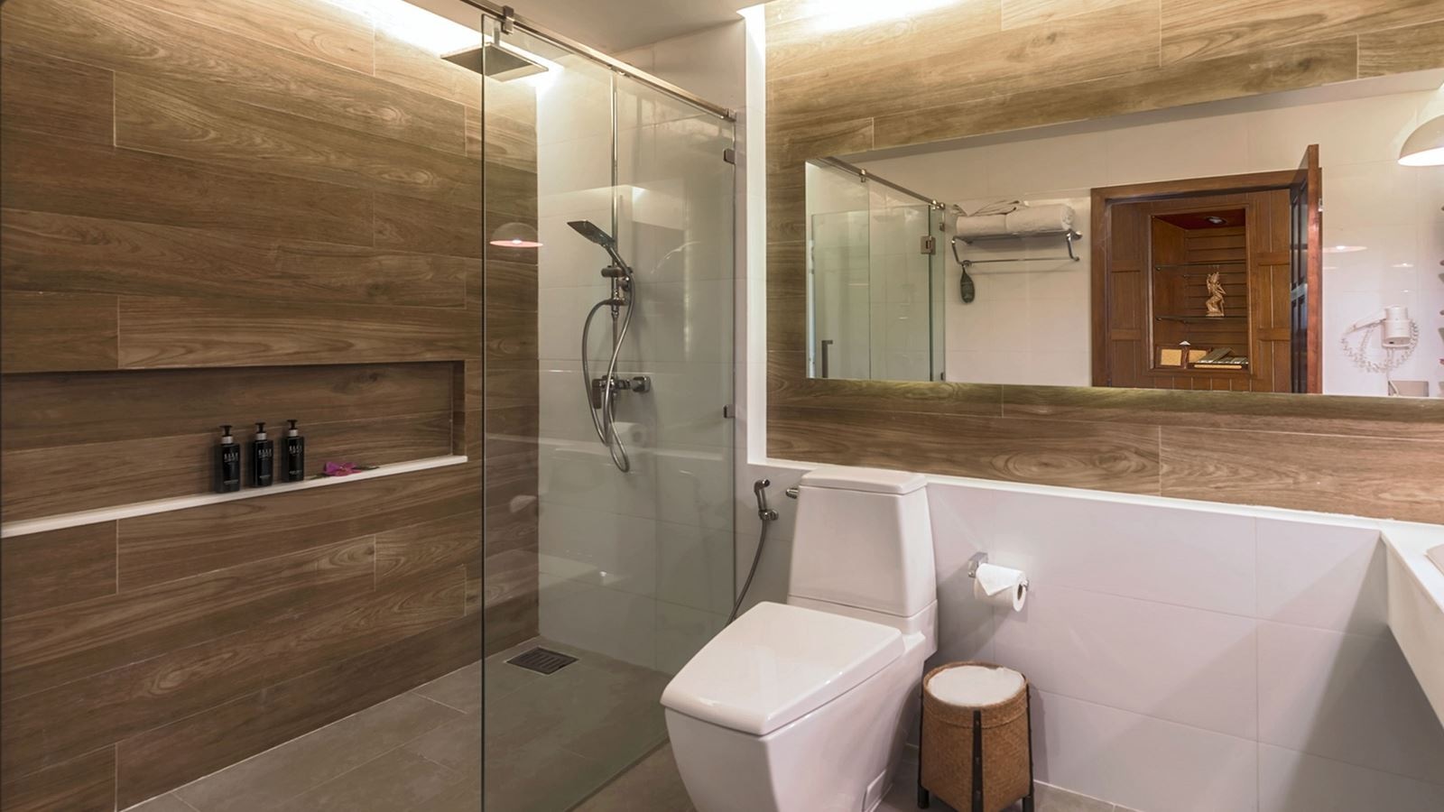 rooms-deluxe-seafacing