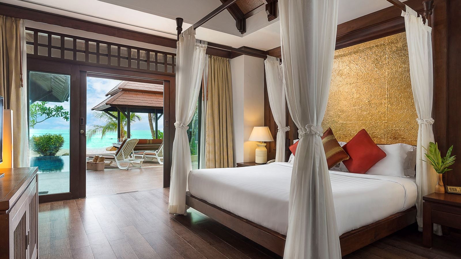 rooms-beachfront-pool-villa-suite