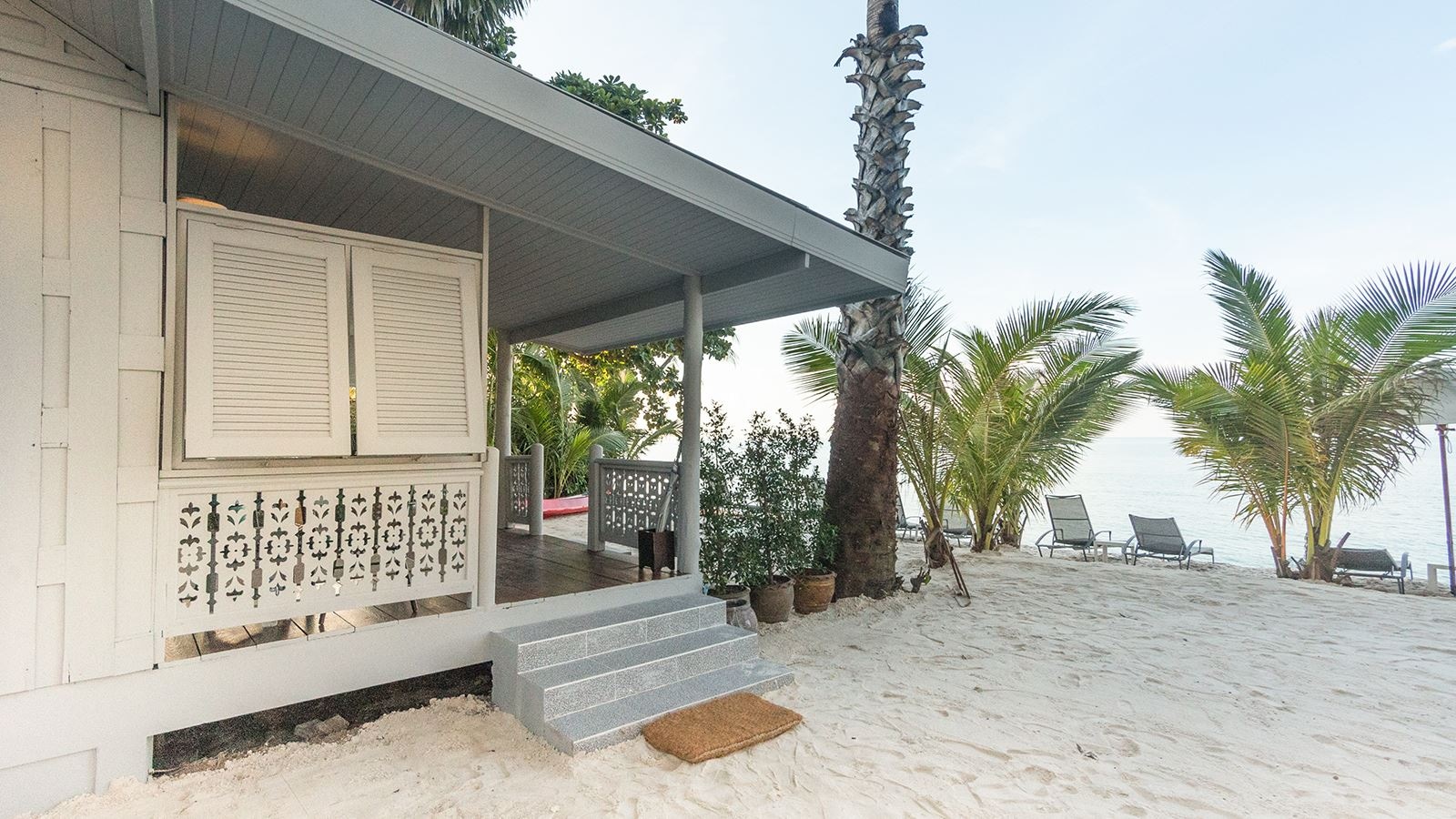 rooms-beachfront-villa