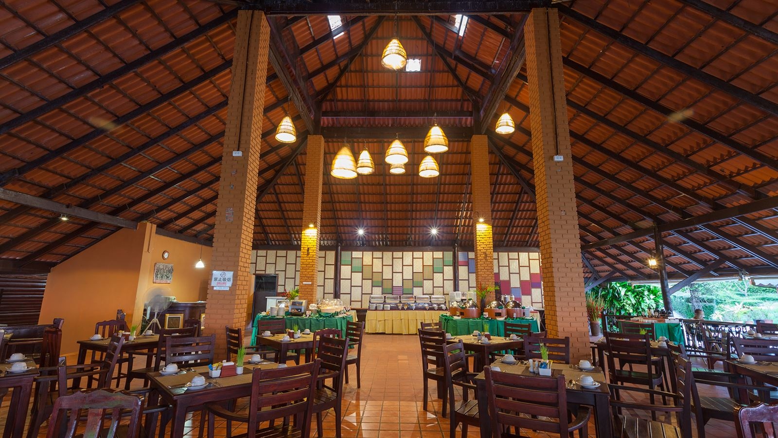 restaurants-the-laem-tong-restaurant