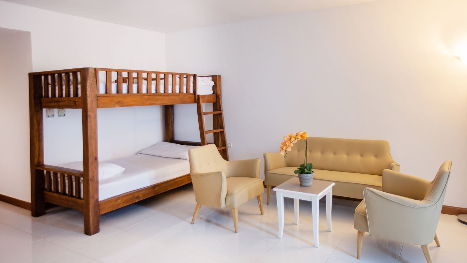 rooms-family-room-quadruple