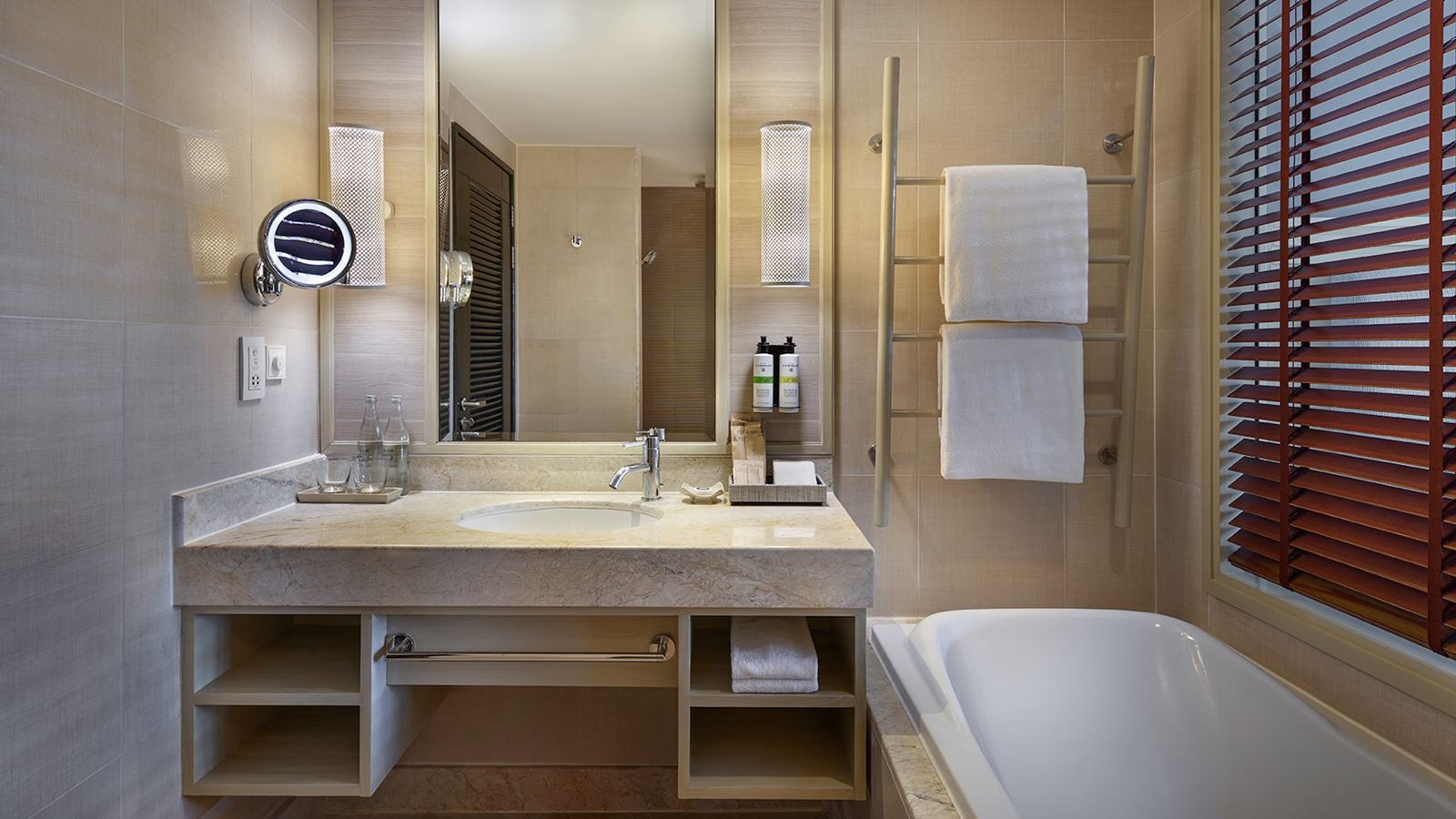 rooms-deluxe-sea-view